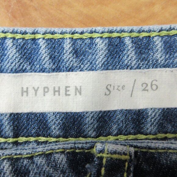 PILCRO Anthropologie Embroidered Floral Cuffed Jean Shorts Sz 26-28 Ripped Denim - Picture 8 of 16